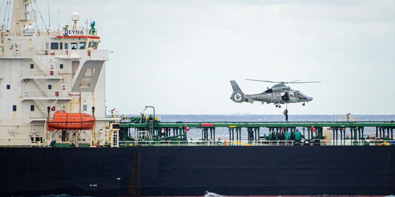 Fransız Donanması, Akdeniz'de Rus "Gölge Filosuna" Ait Olduğundan Şüphelenilen Gemiyi Durdurdu