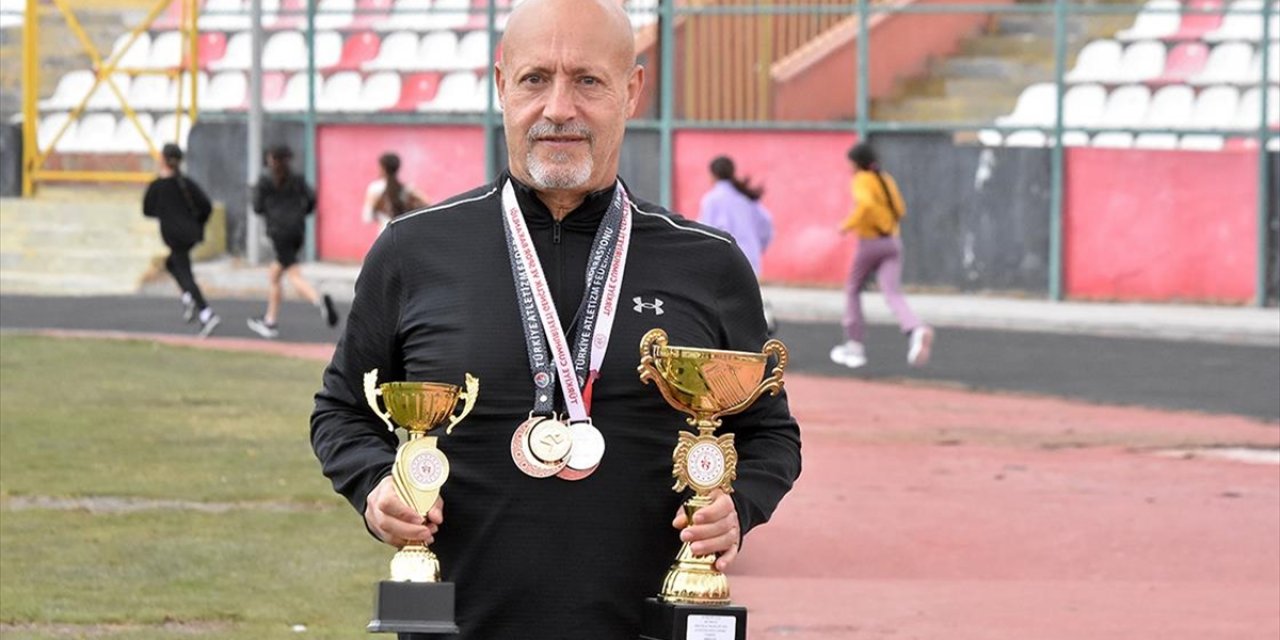 Emekli Olduktan Sonra Başladığı Atletizmde Başarıdan Başarıya Koşuyor