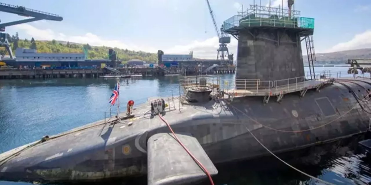 İngiltere'de Nükleer Denizaltıların Bulunduğu Üsse Girmeye Çalışan 2 Kişiye Gözaltı