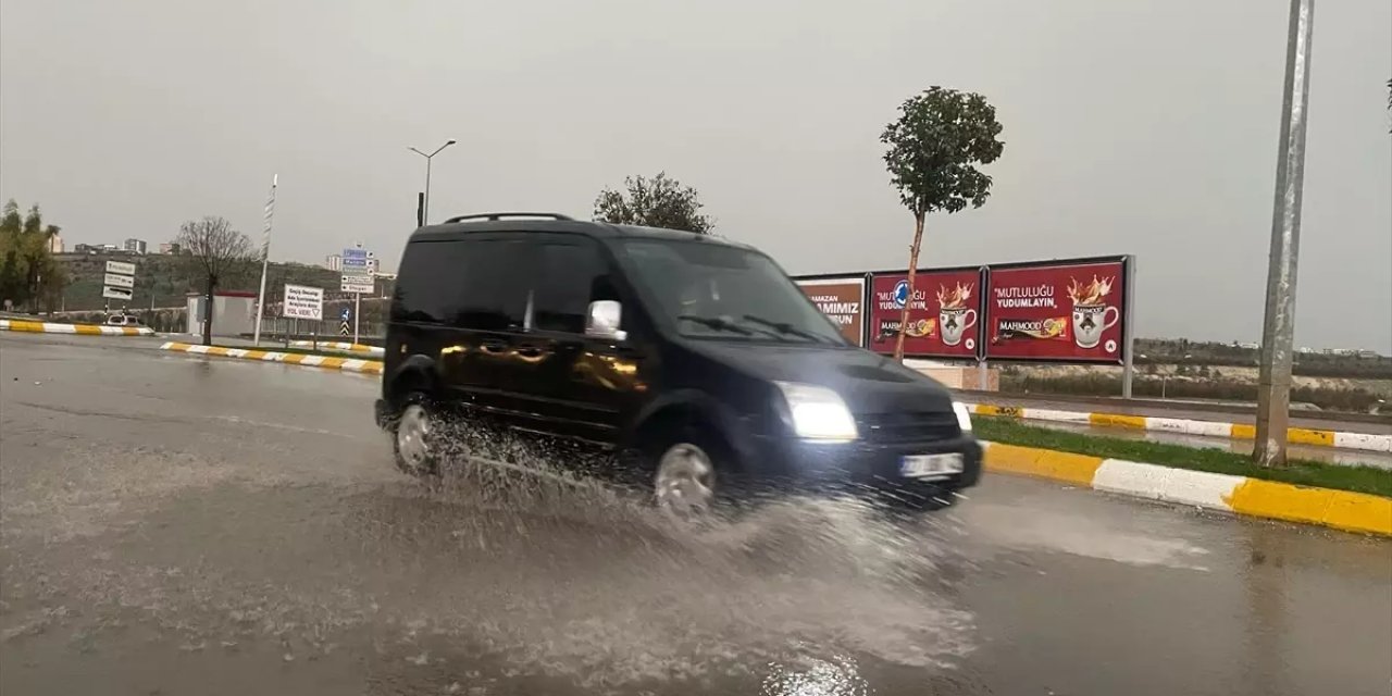 Şanlıurfa'da Sağanak Yağış Zorluk Yarattı