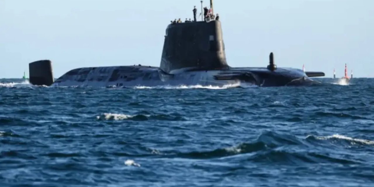 İngiltere'ye Ait Nükleer Denizaltı Umman Denizi'ne Ulaştı