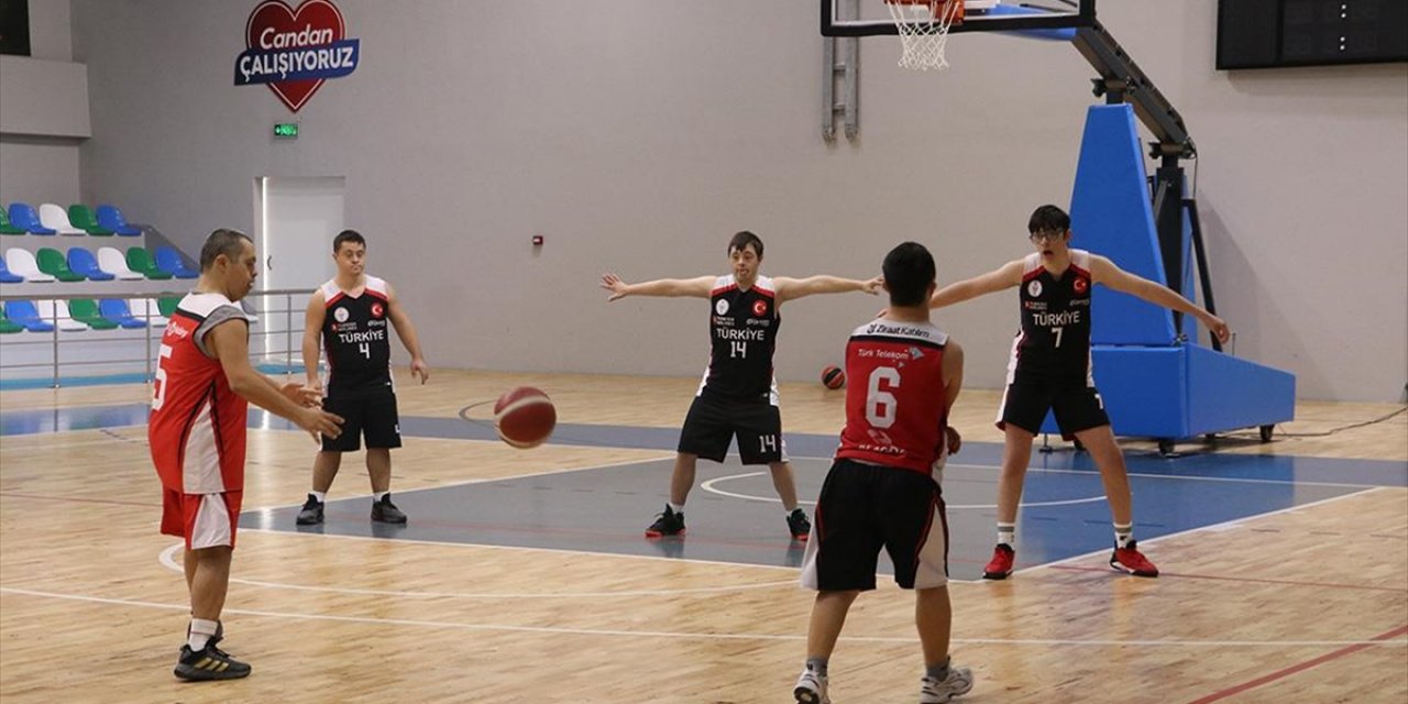 Down Sendromlu Milli Basketbolcuların "Farkındalık" Katkısı