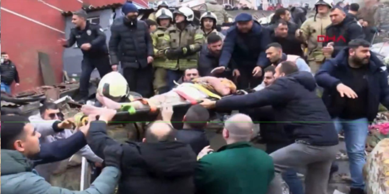 İstanbul Fatih'te İki Bina Çöktü! Enkaz Altında Kalanlar Var