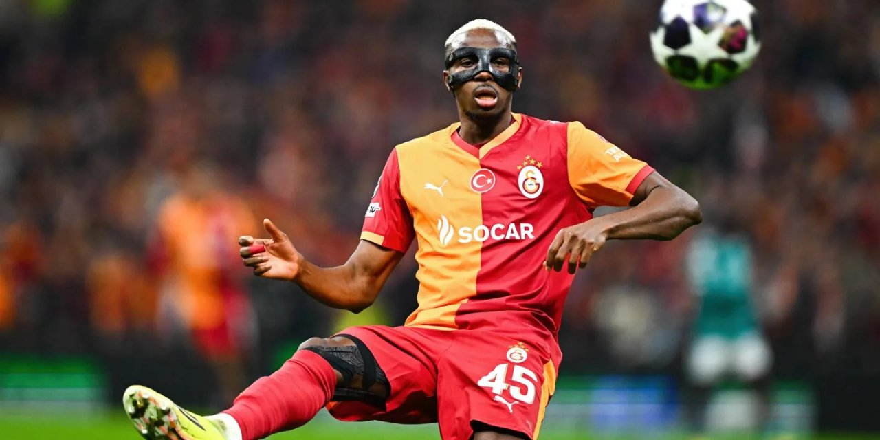 Bizzat Kendisi Açıkladı: Osimhen Ameliyat Olacak Mı, Sahalardan Ne Kadar Uzak Kalacak?