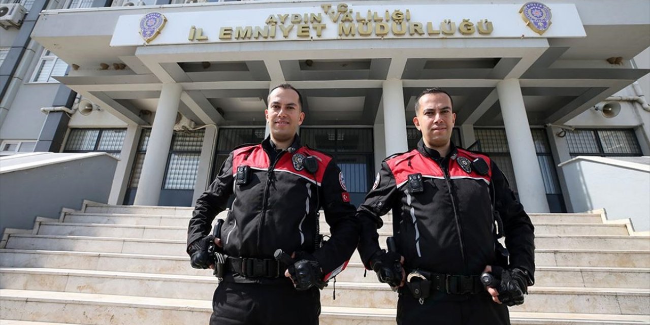Telsiz Sesleriyle Büyüyen İkiz Polisler Babalarının İzinde Omuz Omuza Görev Yapıyor
