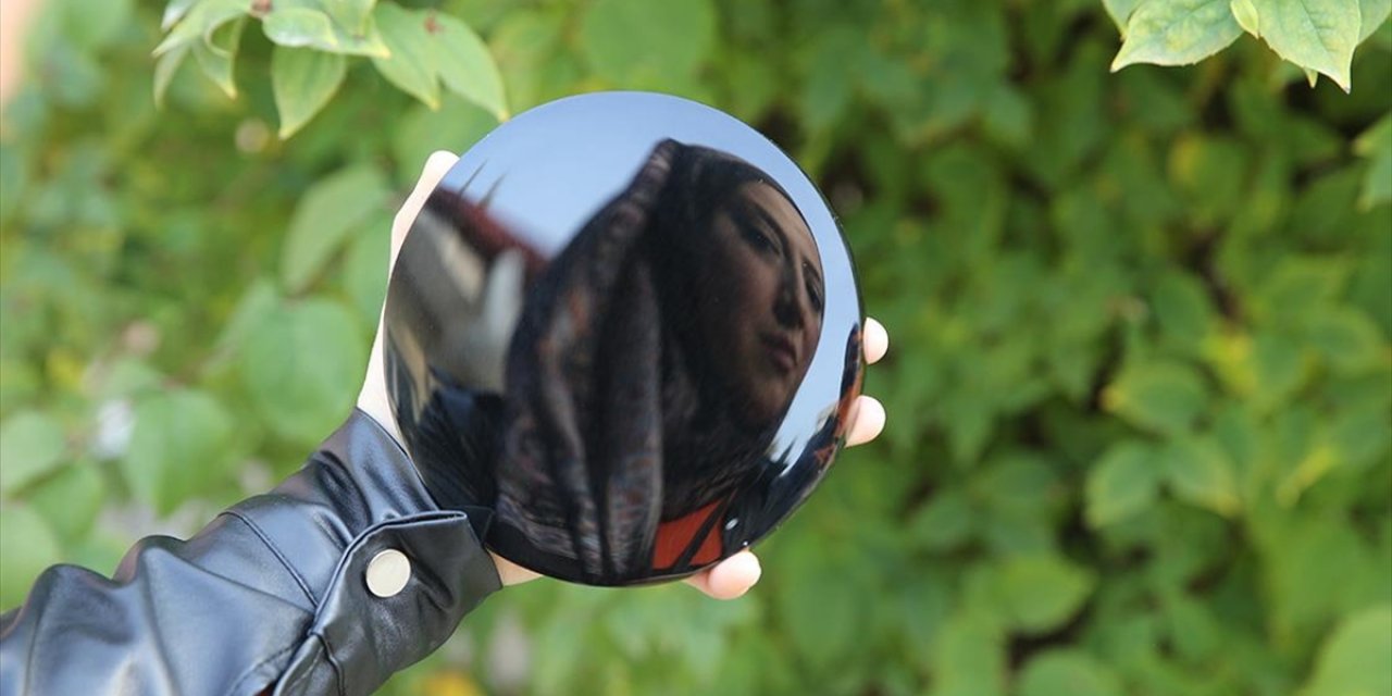 Tokat'ta Siyah Obsidyen Taşından Üretilen Aynalar Talep Görüyor