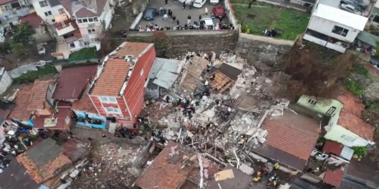 Fatih'te Çöken Binaya İlişkin İstanbul Valiliği'nden Açıklama Geldi