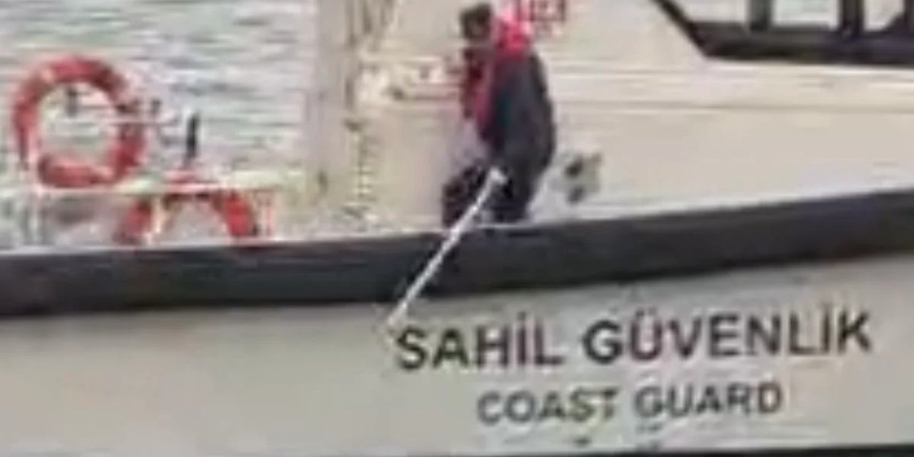 Denizde Hareketsiz Halde Bulunan Kadın Hastaneye Kaldırıldı