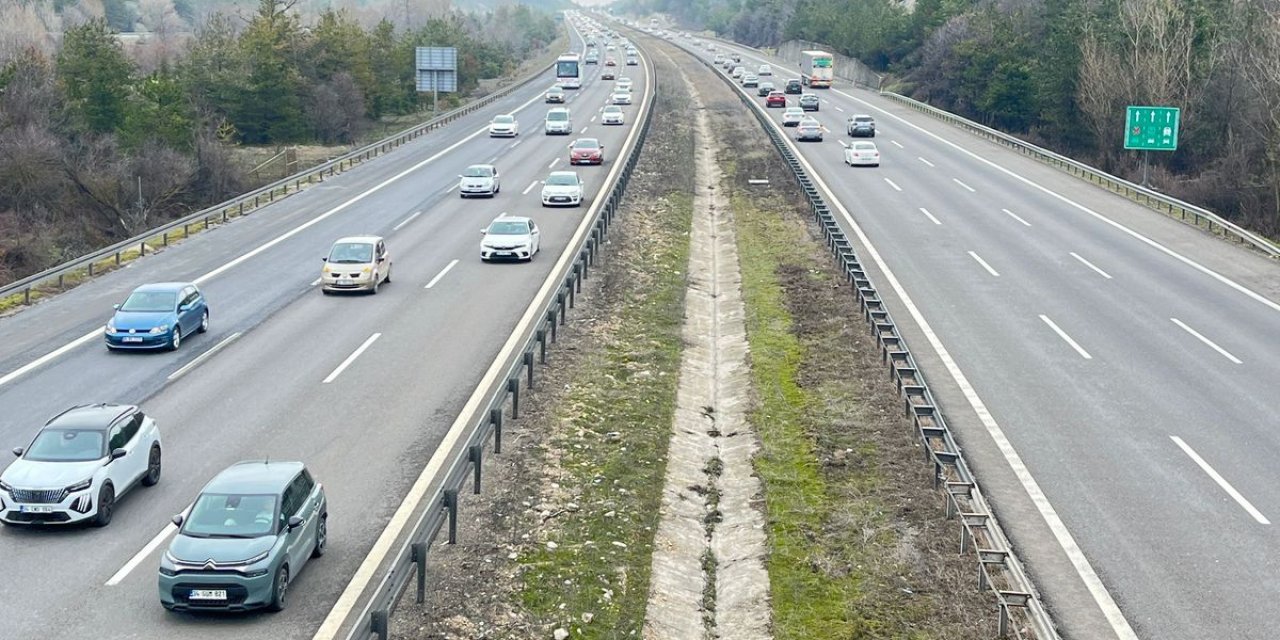 Bayram Tatili Dönüşünde Bolu'da Trafikte Hafif Yoğunluk