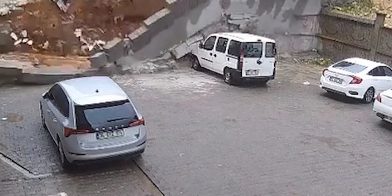 Şanlıurfa'da Sağanak Nedeniyle Cadde Ve Sokaklar Göle Döndü