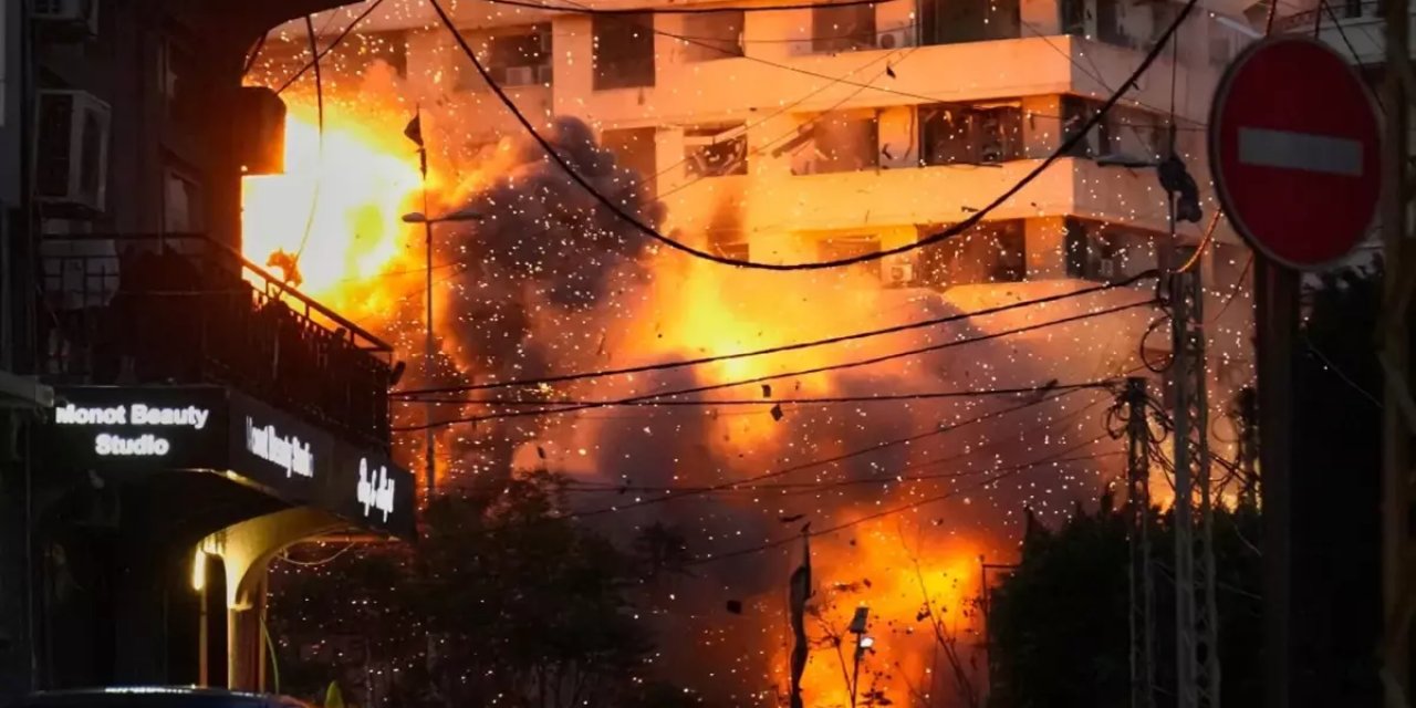 Savaşta 24. Gün! İran'dan Kritik 48 Saat Uyarısı: Su Depolayıp, Telefonlarınızı Şarj Edin