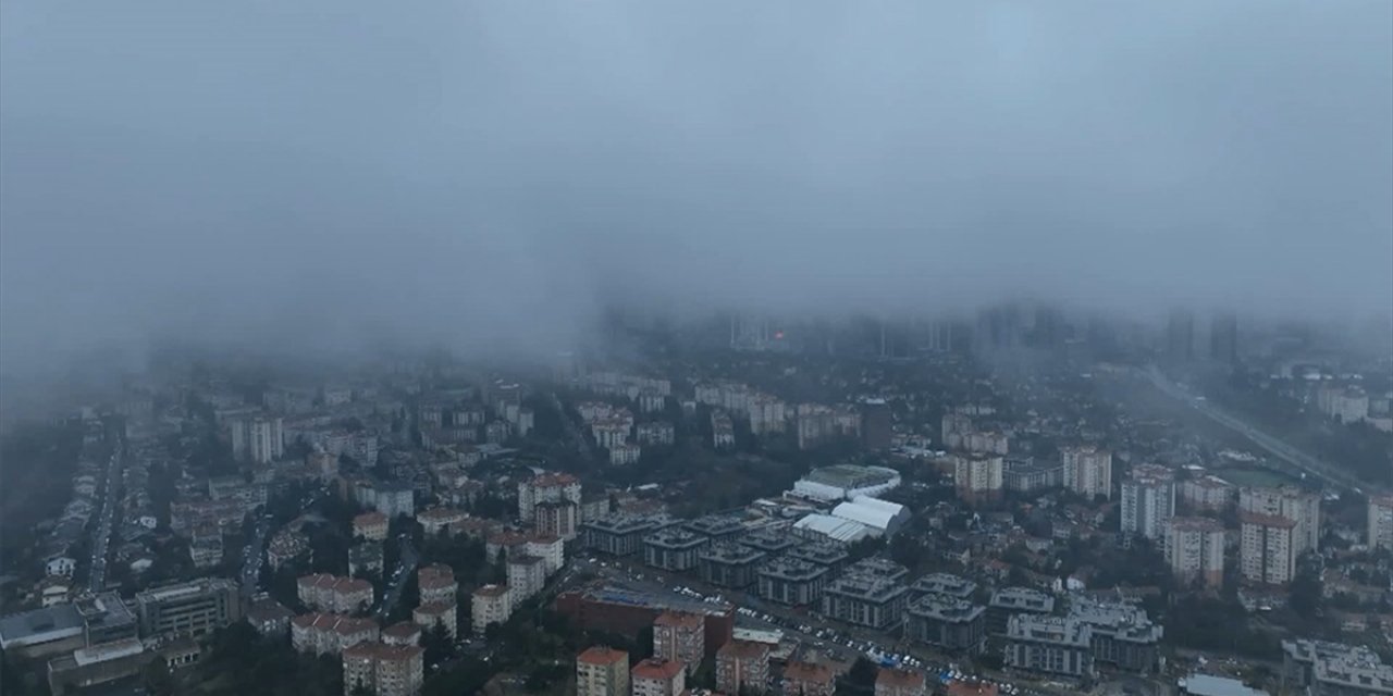 İstanbul'da Sabah Saatlerinde Sis Etkili Oldu