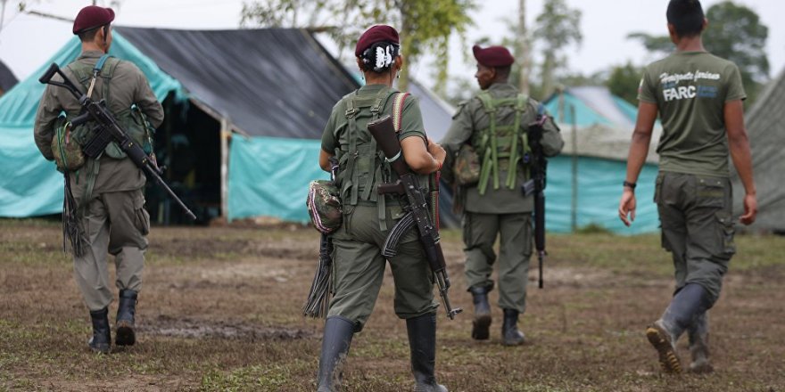 Kolombiya'da silah bırakan eski FARC mensubu öldürüldü