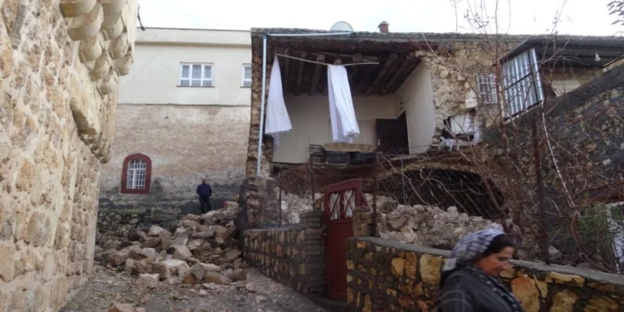 Batman'da Sağanak Yüzünden Ev Çöktü