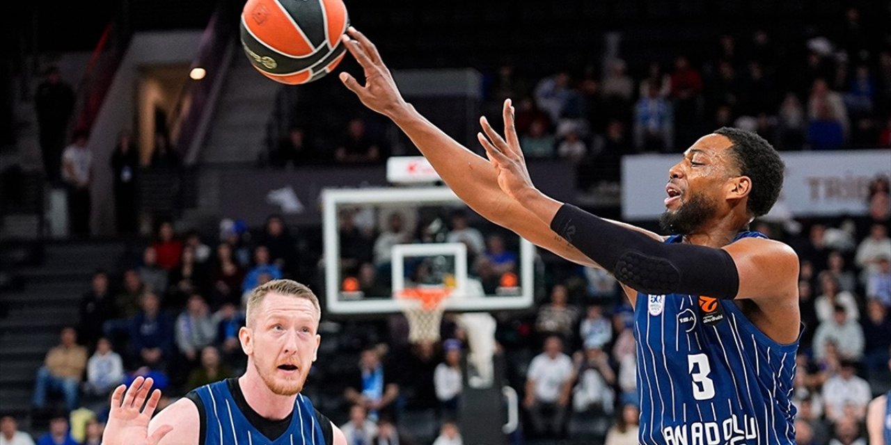 Anadolu Efes, Basketbol Avrupa Ligi'nde Yarın Barcelona İle Deplasmanda Karşılaşacak
