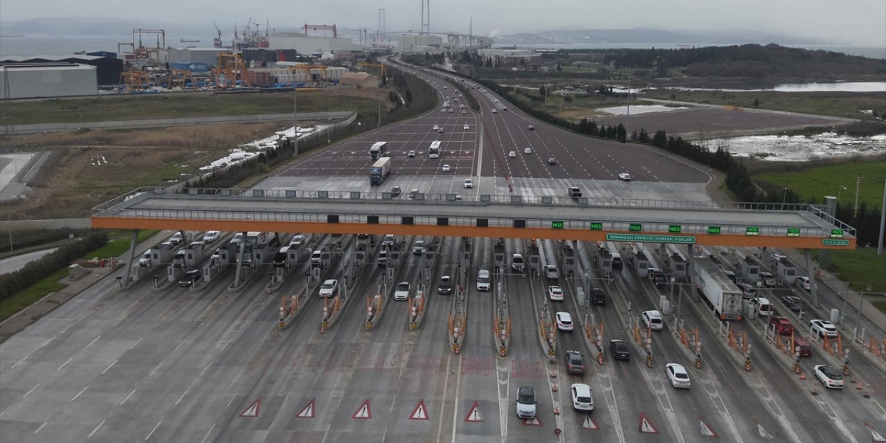 Bayram Döneminde Otoyol Ve Köprülerden 12,3 Milyon Araç Geçti