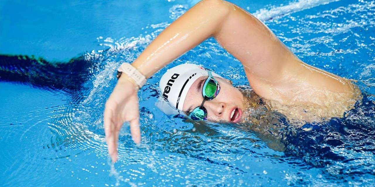 Buz Küvetinde Antrenman Yapan Ultra Maraton Yüzücüsü Eda'nın Hedefi "okyanus Yedilisi"