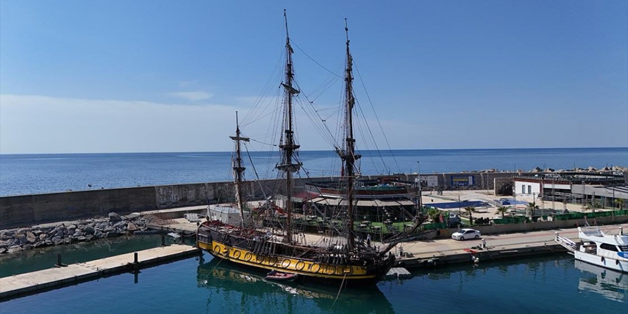 Rus Çarı 1. Petro'nun Gemisi "Shtandart"ın Kopyası Alanya'da Gençler İçin Yelken Açıyor
