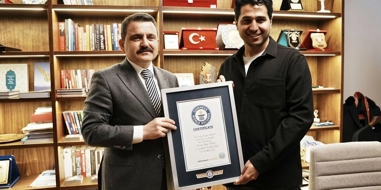 Guinness Rekortmeni Dalgıç Gelibolu Tarihi Alan Başkanı Kaşdemir İle Bir Araya Geldi