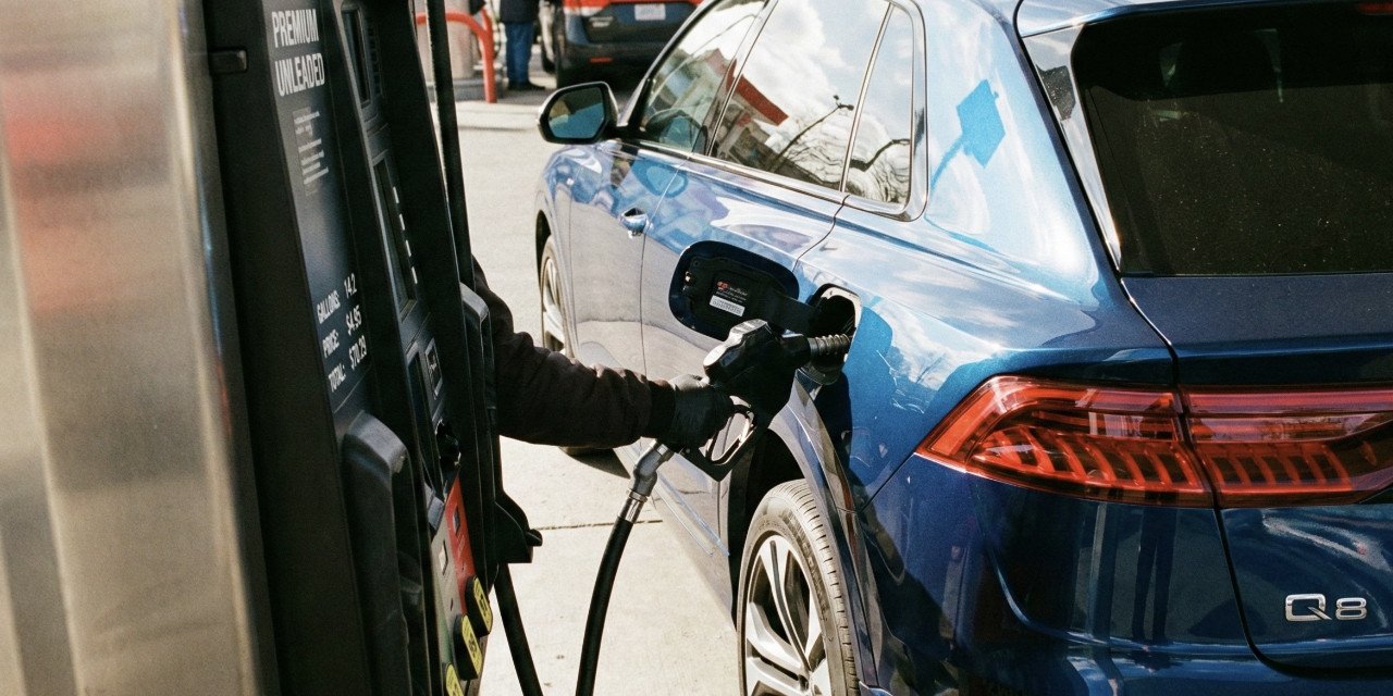 İngiltere’de Akaryakıt Alarmı: Hükümet Panik Alımlarına Karşı Acil Toplanıyor