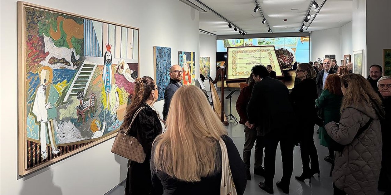 "Ses ve Renkle Sanatta 50 Yıl" Sergisi AKM'de Sanatseverlerle Buluştu