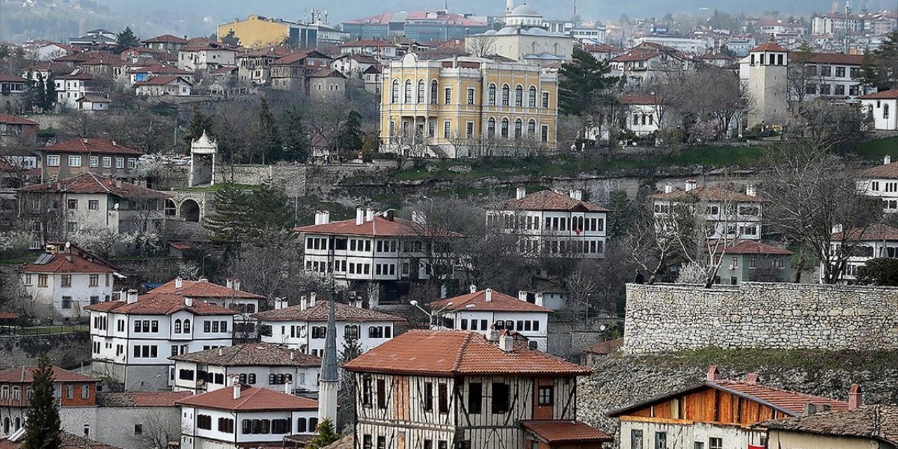 Bayram Tatilinde Safranbolu'yu Tercih Edenler Tarihte Yolculuk Yaptı