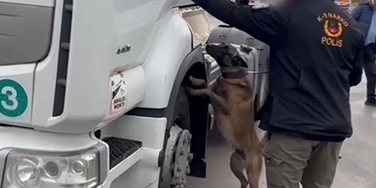 TIR'Da 53 Kilo Skunk Ele Geçirildi; 2 Gözaltı