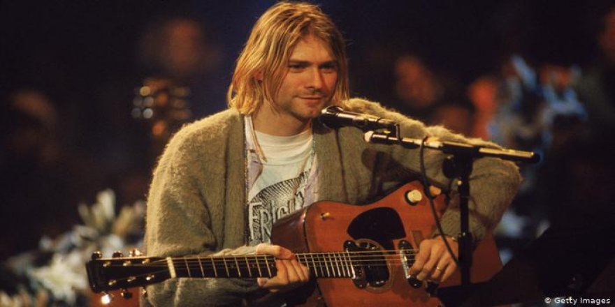 Kurt Cobain'in hırkası 334 bin dolara satıldı