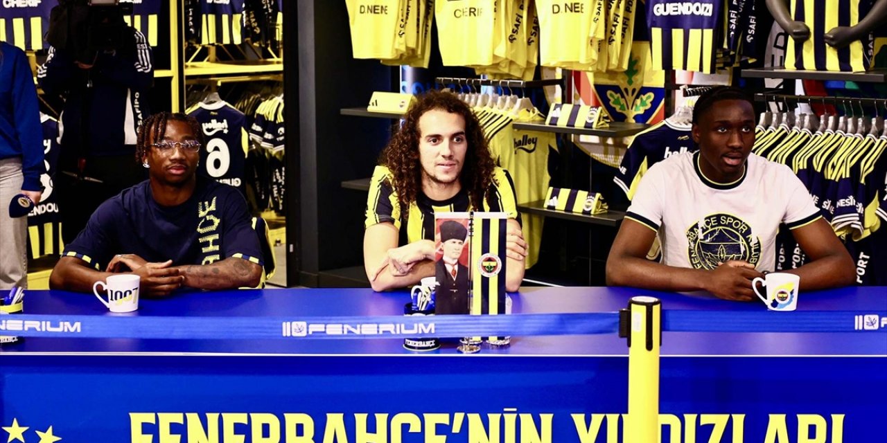 Fenerbahçeli Futbolcular Guendouzi, Nene ve Cherif, Taraftarlarla Buluştu