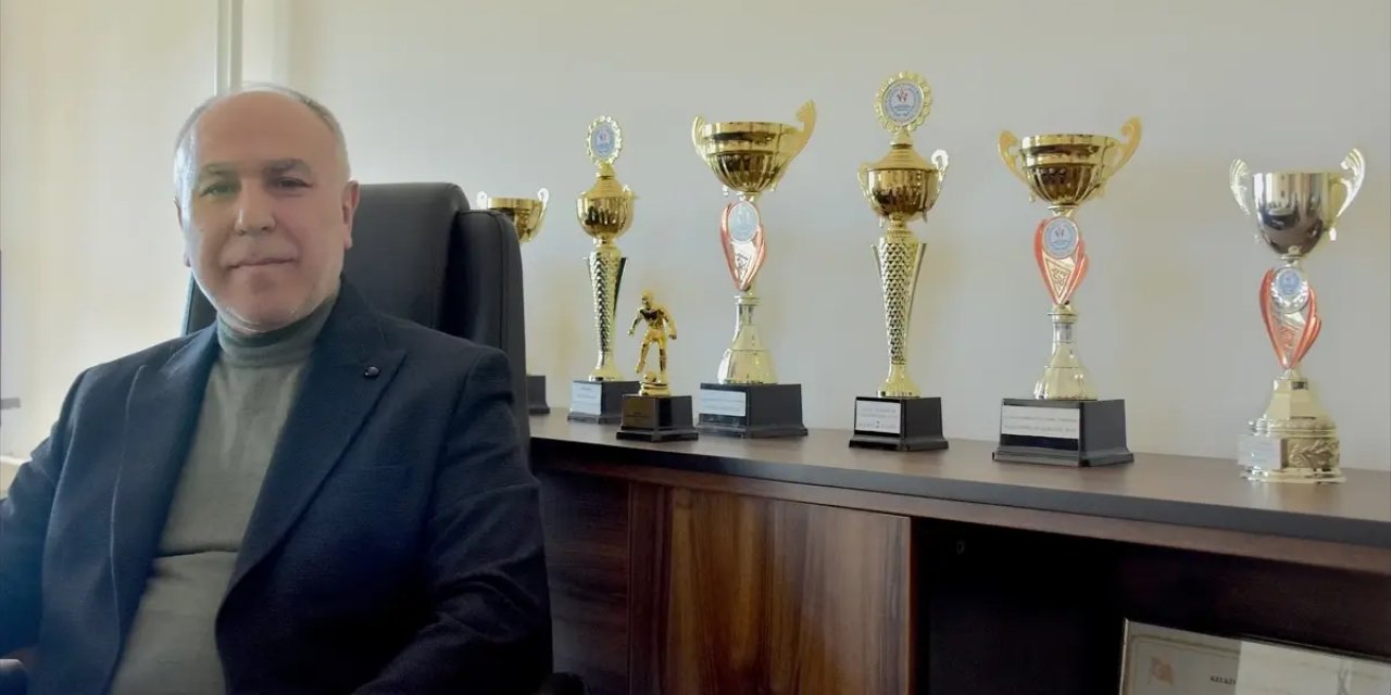 43 Yıl Önce Mezun Olduğu Okula Müdür Olarak Döndü