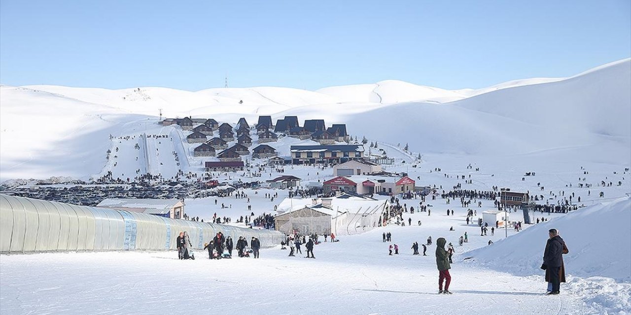 Yedikuyular Kayak Merkezi'nde Ziyaretçi Sayısı 500 Bini Aştı