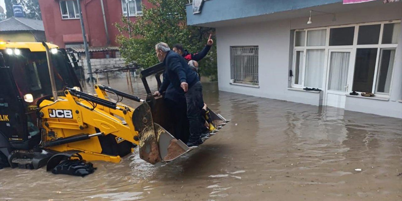 Hatay'da Sağanak Hayatı Olumsuz Etkiledi
