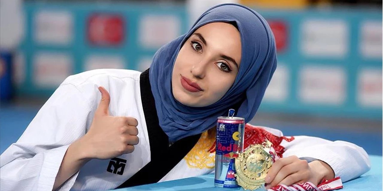Milli Tekvandocu Kübra Dağlı Türkiye Açık Tekvando Turnuvası'nı 2 Altın Madalyayla Tamamladı