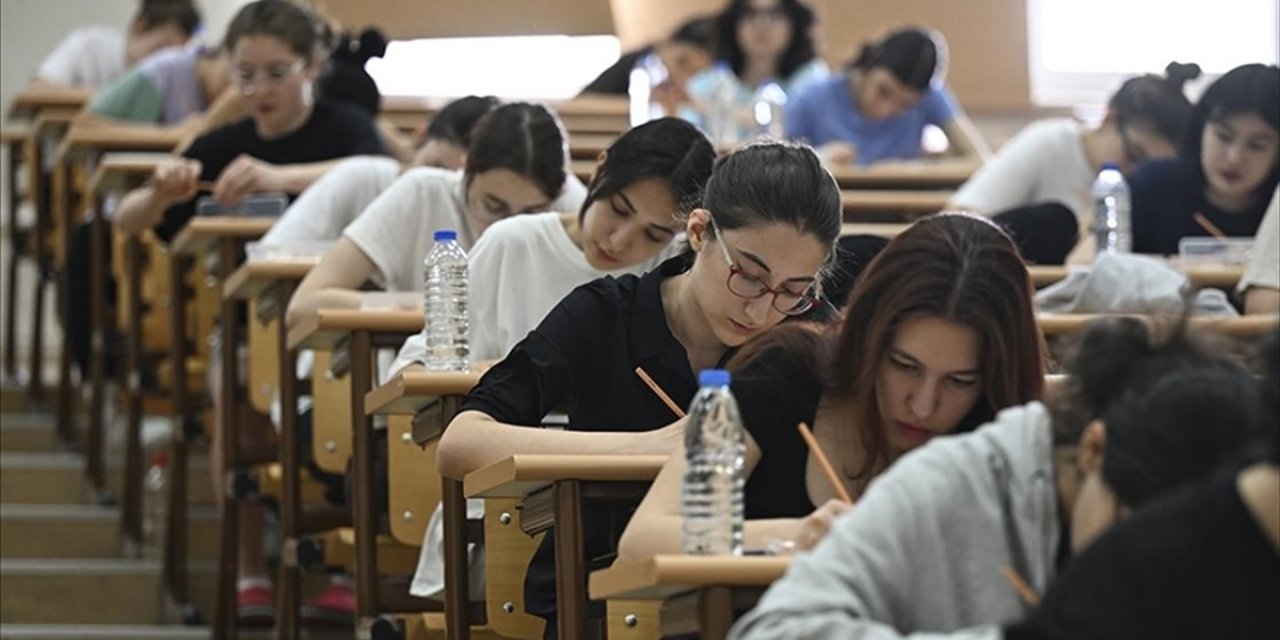 YKS'ye 2 Milyon 425 Bin 560 Aday Başvurdu