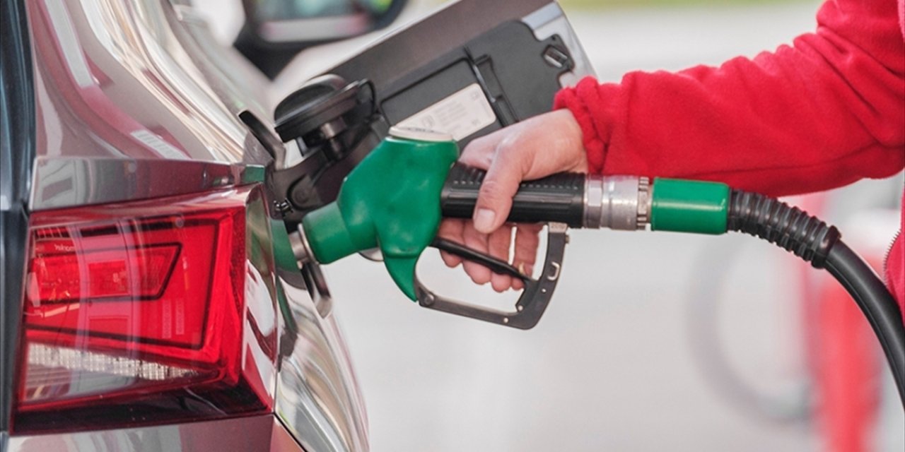 Avrupa'da Akaryakıt Fiyatlarında "ABD/İsrail-İran Savaşı" Kaynaklı Artış Sürüyor