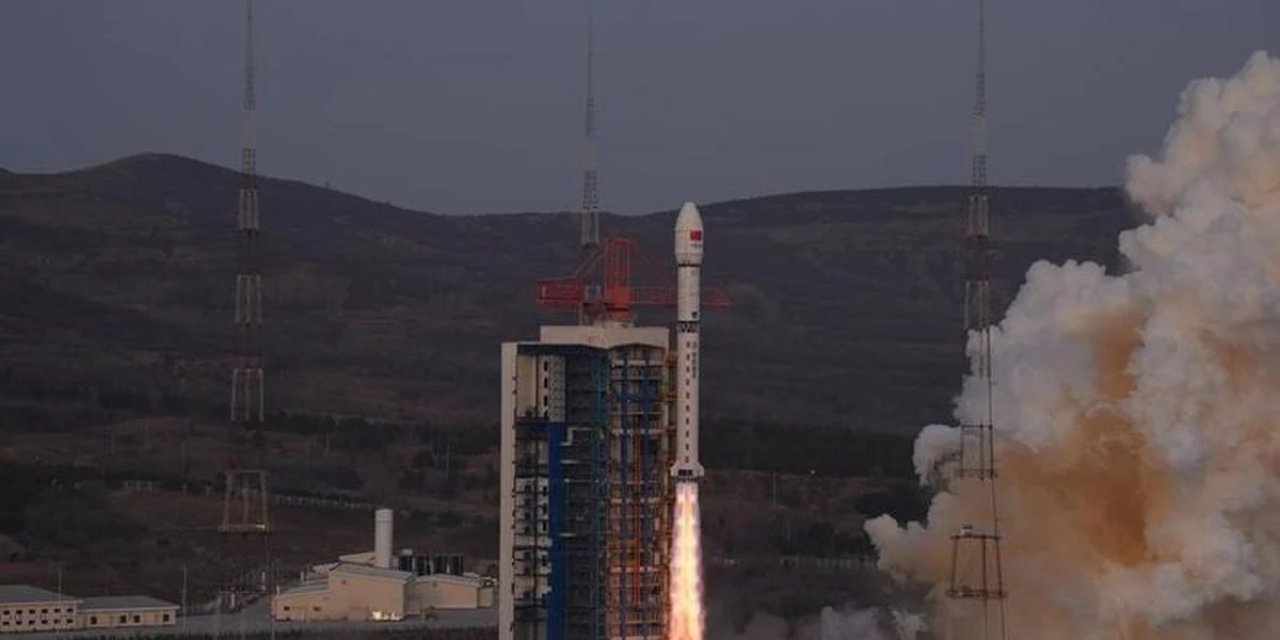 Çin Uzaya İki Yeni Uydu Gönderdi