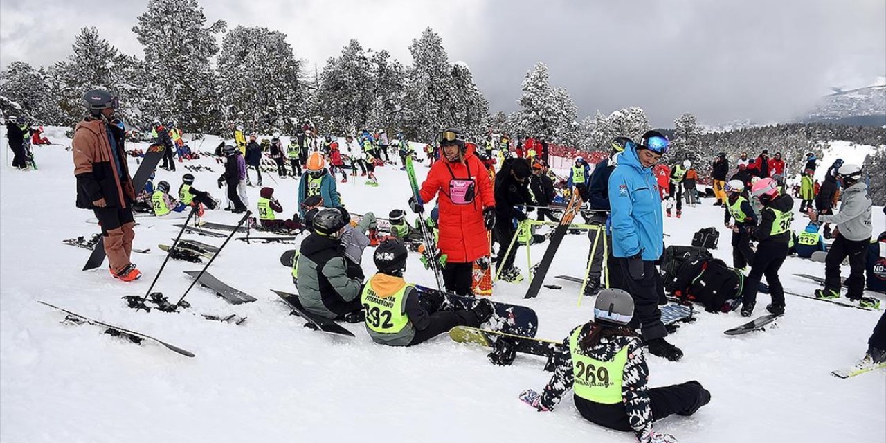 Okul Sporları Alp Disiplini, Snowboard Ve Kayaklı Koşu Türkiye Şampiyonası Tamamlandı