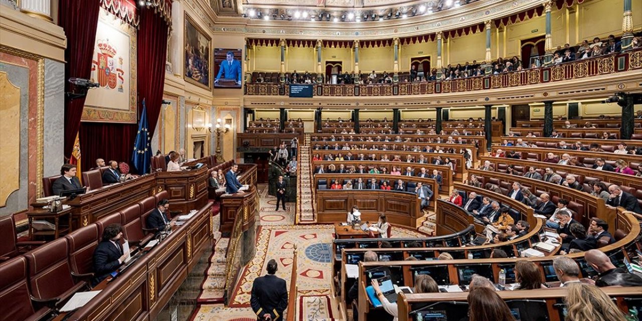 İspanya Meclisi, Küresel Enerji ve Ekonomik Krize Karşı Alınan Önlemlere Onay Verdi