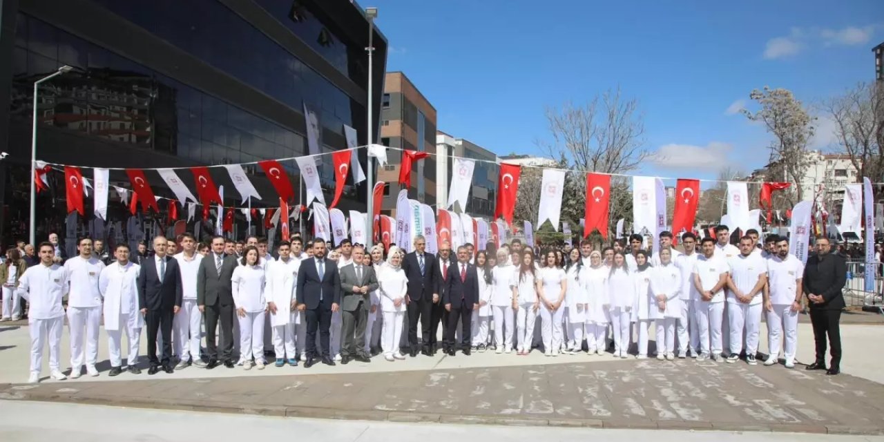 Bakan Memişoğlu: Günlük 3 Milyondan Fazla Muayene ve Sağlık Hizmeti Sunuyoruz