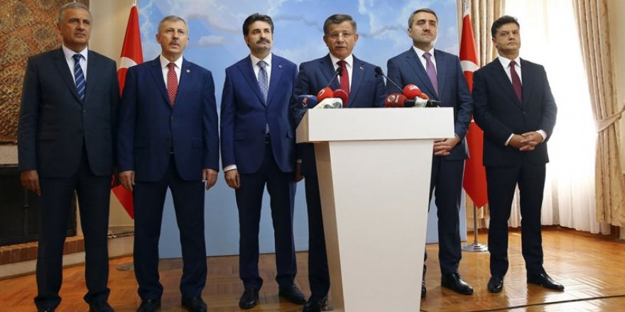 Davutoğlu partisinin tabelasını asıyor: Tarih verildi