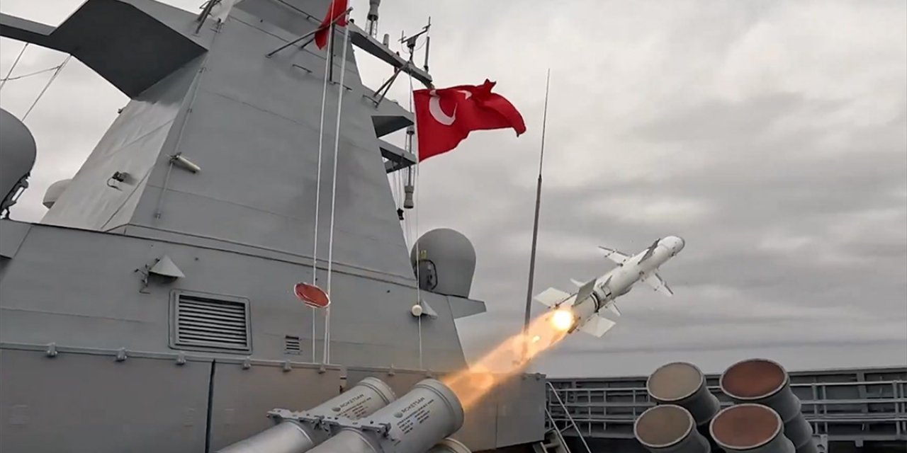 Gemisavar Füzesi Atmaca, Kara Hedefini Tam İsabetle Vurdu