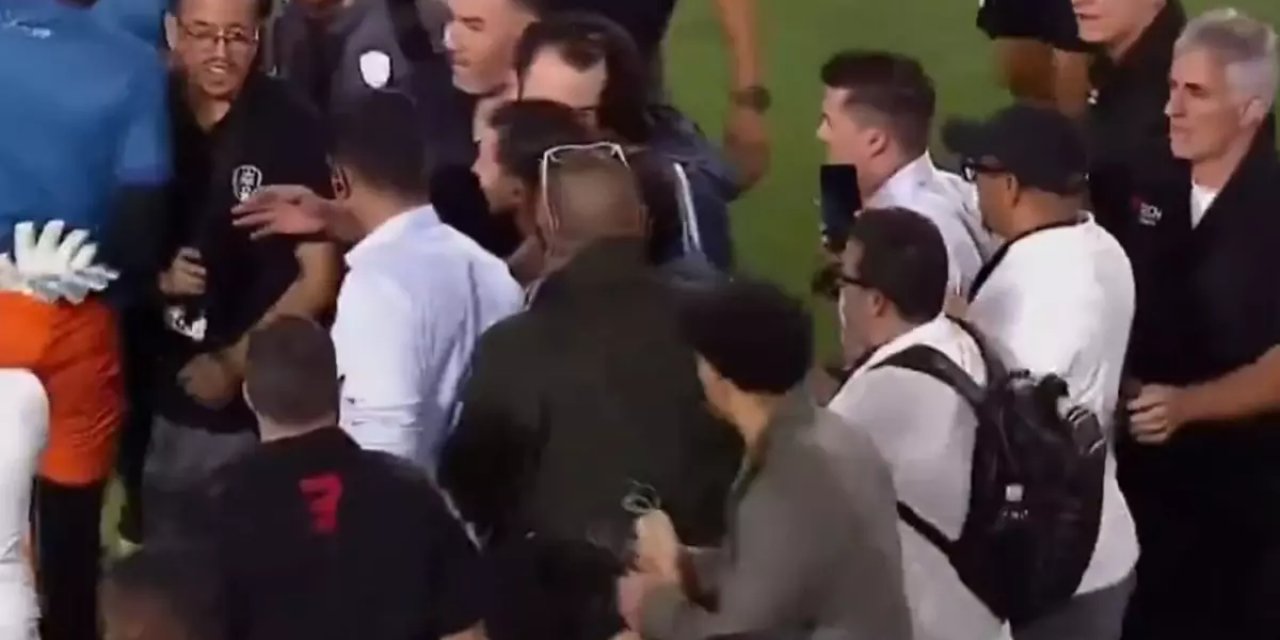 Resmen Sıraya Girdiler! Yenildikleri Maçtan Sonra Yaptıkları Olay Oldu