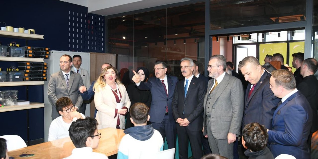 Bakan Uraloğlu: Kalkınma Yolu Bittiği Zaman, Ülkemize 10 Yıllık Periyotta 55 Milyar Dolarlık Katkısı Olacak