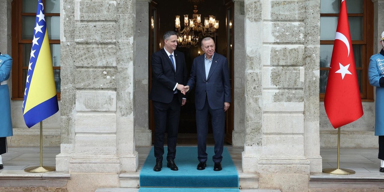 Cumhurbaşkanı Erdoğan, Bosna Hersek Devlet Başkanlığı Konseyi Başkanı Becirovic'i Resmi Törenle Karşıladı