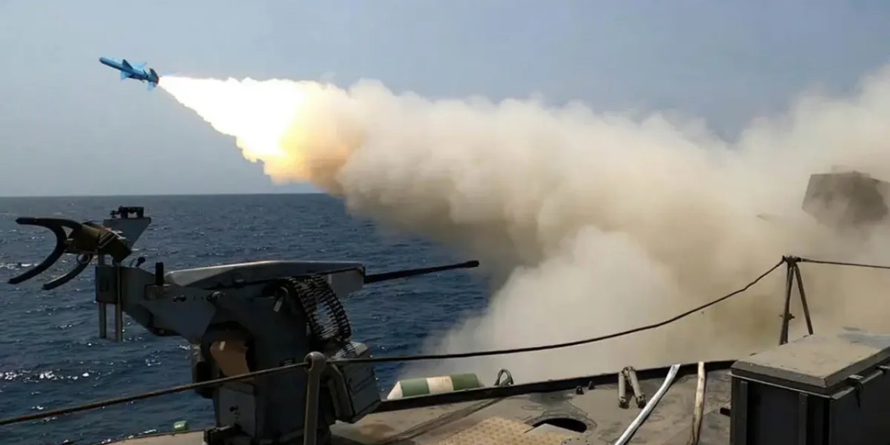 İran, 20 Pakistan Gemisinin Hürmüz Boğazı'ndan Geçişine İzin Verdi