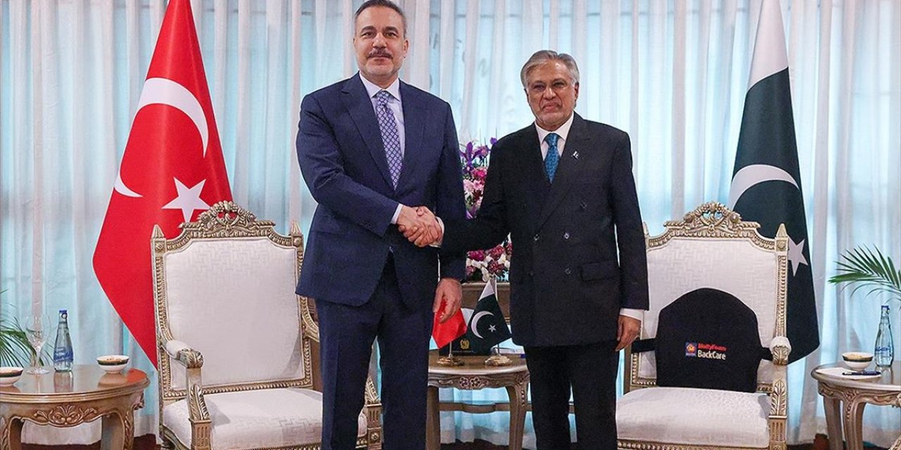 Dışişleri Bakanı Fidan, İslamabad'da Pakistanlı Mevkidaşı Dar İle Görüştü