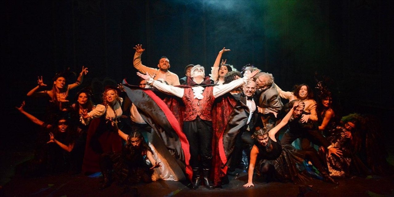 Devlet Tiyatroları-sabancı 25. Uluslararası Adana Tiyatro Festivali Başladı