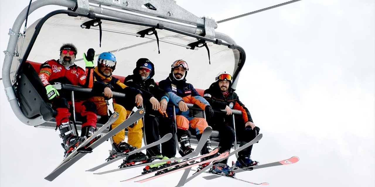 Kar Kalınlığının 2 Metreye Yaklaştığı Sarıkamış'ta Kayak Sezonu Devam Ediyor