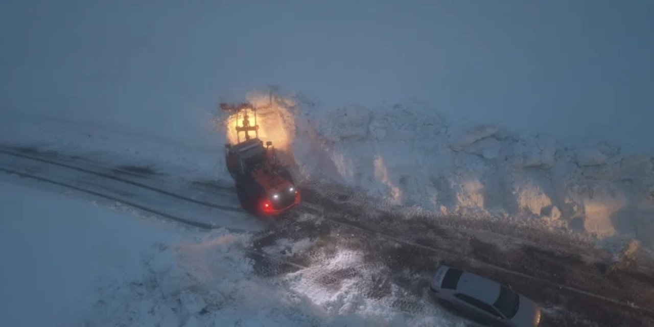 Muş’ta Bahar Ayında Kar Ulaşımı Durma Noktasına Getirdi