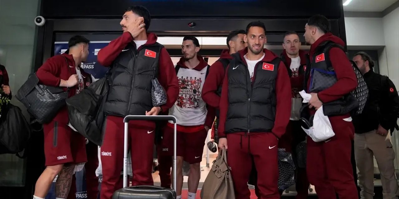 Dünya Kupası Biletini Alan A Milli Futbol Takımı, İstanbul'a Geldi